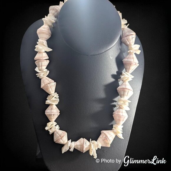 Vintage Chunky Cone & Chip Shell Natural Handmade Beaded 19" Necklace - Picture 3 of 11